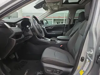 Toyota RAV4 2025 XLE 4dr SUV