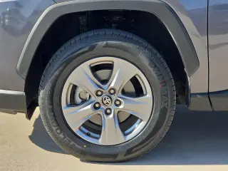Toyota RAV4 2025 XLE 4 SUV