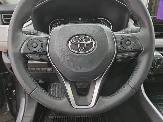 Toyota RAV4 2025 XLE Premium SUV de 4 puertas