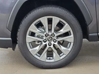 Toyota RAV4 2025 XLE Premium SUV de 4 puertas