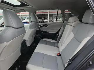 Toyota RAV4 2025 XLE Premium SUV de 4 puertas