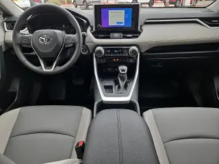 Toyota RAV4 2025 XLE Premium SUV de 4 puertas