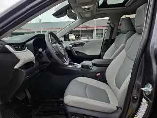 Toyota RAV4 2025 XLE Premium SUV de 4 puertas