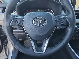 Toyota RAV4 2025 XLE Premium 4 SUV