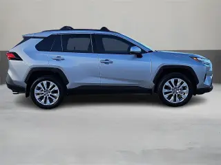 Toyota RAV4 2025 XLE Premium 4 SUV