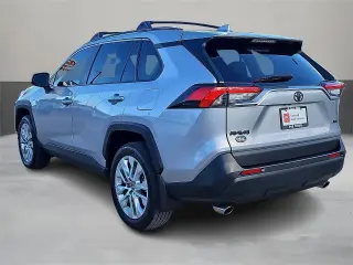 Toyota RAV4 2025 XLE Premium 4 SUV