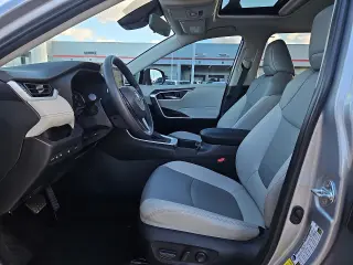 Toyota RAV4 2025 XLE Premium 4 SUV