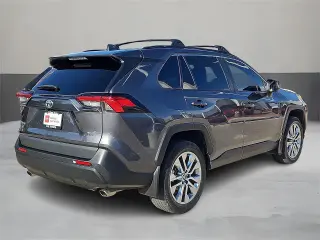 Toyota RAV4 2023 XLE Premium 4dr SUV