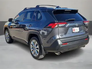Toyota RAV4 2023 XLE Premium 4dr SUV