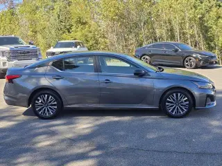 Nissan Altima 2026 2.5 SV 4dr Sedán