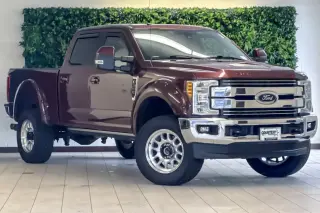 Ford F-350 Super Duty 2017 4x4 Lariat 4dr Crew Cab 6.8 ft. SB SRW Pickup