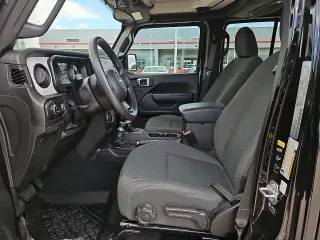Jeep Gladiator 2024 4x4 NightHawk 4dr Crew Cab 5.0 ft. SB