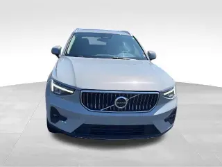 Volvo XC40 2025 AWD B5 Plus Tema Brillante 4dr SUV