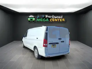 Mercedes-Benz Metris 2023 Cargo 3dr 135 WB Mini-Van