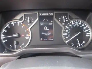 Toyota Tundra 2024 4x4 SR5 4dr CrewMax Cab Pickup SB