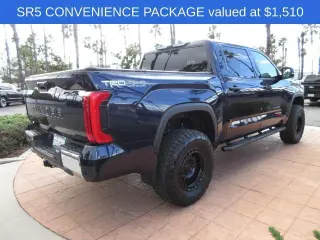 Toyota Tundra 2024 4x4 SR5 4dr CrewMax Cab Pickup SB