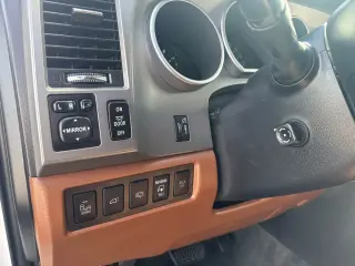 2013 Toyota Sequoia