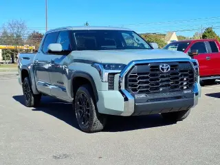 Toyota Tundra 2024 4x4 SR5 4dr CrewMax Cab Pickup SB