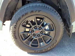 Toyota Tundra 2024 4x4 SR5 4dr CrewMax Cab Pickup SB