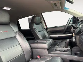 Toyota Tundra 2017 4x4 TRD Pro 4dr CrewMax Cab Pickup SB (5.7L V8)