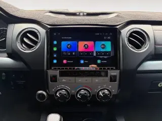 Toyota Tundra 2017 4x4 TRD Pro 4dr CrewMax Cab Pickup SB (5.7L V8)