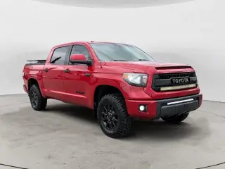 Toyota Tundra 2017 4x4 TRD Pro 4dr CrewMax Cab Pickup SB (5.7L V8)