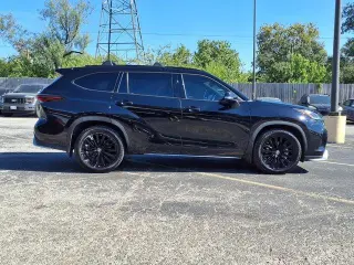 Toyota Highlander 2024 AWD LE 4dr SUV