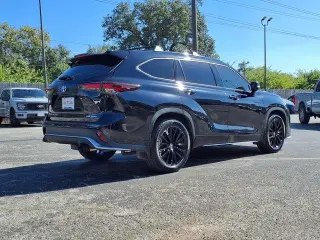 Toyota Highlander 2024 AWD LE 4dr SUV
