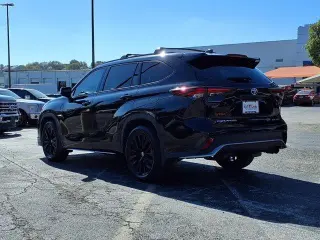 Toyota Highlander 2024 AWD LE 4dr SUV