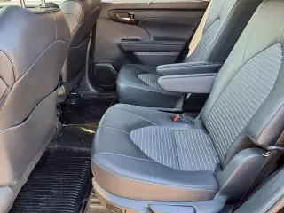 Toyota Highlander 2024 AWD LE 4dr SUV