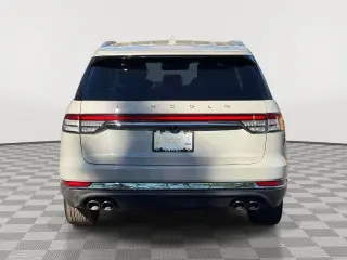 Lincoln Aviator 2020 con tracción en las cuatro ruedas y Reserve, SUV de 4 puertas