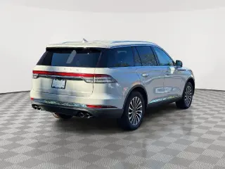 Lincoln Aviator 2020 con tracción en las cuatro ruedas y Reserve, SUV de 4 puertas