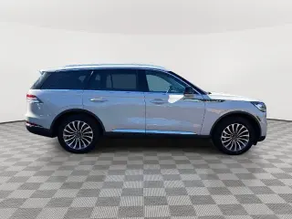 Lincoln Aviator 2020 con tracción en las cuatro ruedas y Reserve, SUV de 4 puertas
