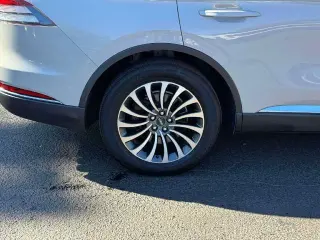 Lincoln Aviator 2020 con tracción en las cuatro ruedas y Reserve, SUV de 4 puertas