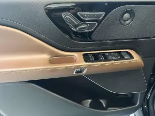 Lincoln Aviator 2023 AWD Reserve 4dr SUV