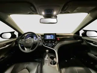 Toyota Camry 2023 SE Sedán 4 puertas