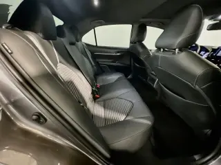 Toyota Camry 2023 SE Sedán 4 puertas