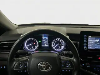 Toyota Camry 2023 SE Sedán 4 puertas