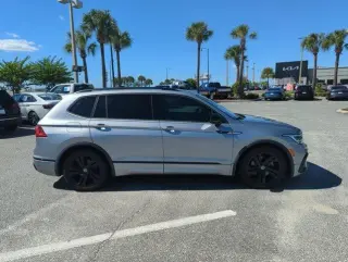Volkswagen Tiguan 2023 SE R-Line Black 4dr SUV
