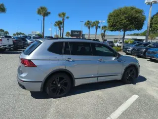 Volkswagen Tiguan 2023 SE R-Line Black 4dr SUV