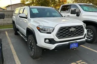 Toyota Tacoma 2022 4x4 TRD Off-Road Puerta Doble Cabina 6.1 ps LB