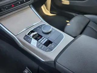 BMW Serie 3 2025 330i 4dr Sedán