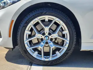 BMW Serie 3 2025 330i 4dr Sedán