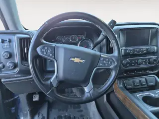 Chevrolet Silverado 1500 2015 4x4 LTZ 4dr Crew Cab 5.8 ft. SB