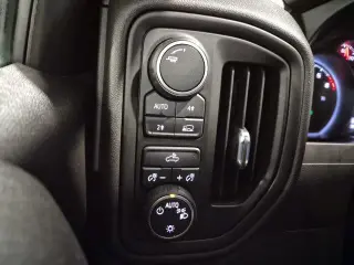 Chevrolet Silverado 1500 2019 4x4 Custom 4dr Crew Cab 5.8 ft. SB