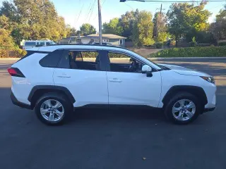Toyota RAV4 2020 AWD XLE 4dr SUV