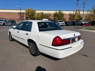 Mercury Grand Marquis 2000 GS 4dr Sedán