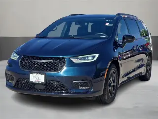 Chrysler Pacifica Híbrido Enchufable 2024 S Aparencia 4puertas Minivan