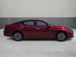 Nissan Altima 2025 2.5 SV 4dr Sedán