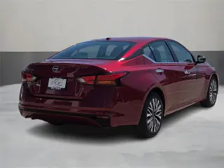 Nissan Altima 2025 2.5 SV 4dr Sedán